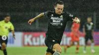 Berbeda dengan Laga Melawan Persija, Kali Ini Robert Puji Kualitas Wasit