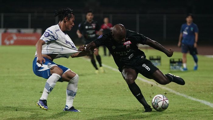 Putar Otak Siasati Padatnya Jadwal, Pelatih Persib pun Berikan 'Hadiah Kecil' untuk Pemainnya