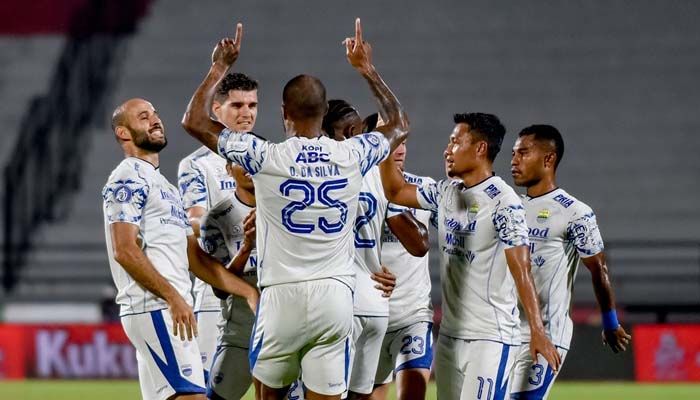 Wasit Fariq Hitaba Tebar Kartu Kuning, Robert Alberts Anggap Wasit Lakukan Intimidasi Pada Persib