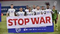 Heboh Rashid Diduga Menolak Pegang Spanduk 'Stop War' di Laga Persib vs Persija, Warganet Membela