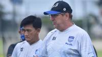 Robert Alberts Bertemu Eks Pemain Persib, Bobotoh: Tarik, Coach!