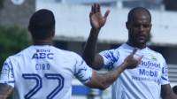 Robert Sampaikan Kabar Baik dan Buruk Terkait Pemain Asing Persib