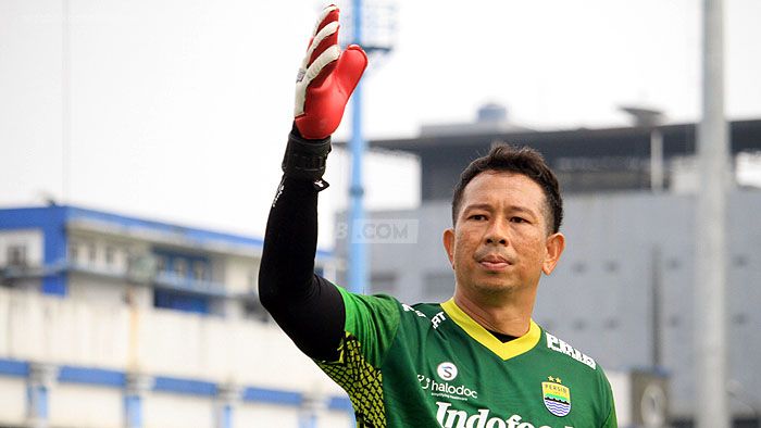 Aksi Kiper Persib I Made Wirawan Dipuji Bobotoh, Beckham pun Ingin Berguru