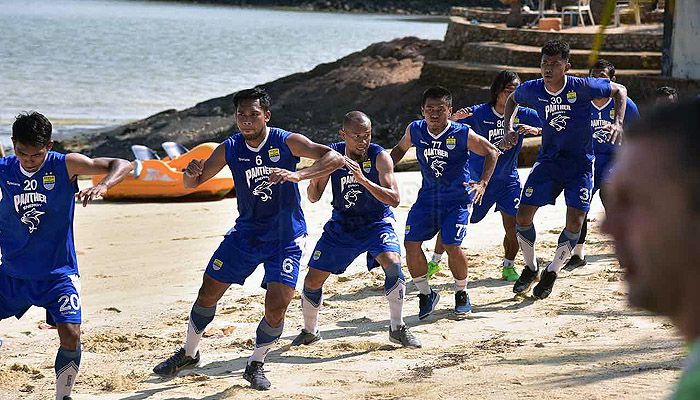 Bocoran Lokasi TC dan Lawan Uji Coba Persib dari Robert Alberts