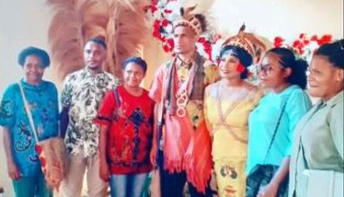 Gelandang Persib Ricky Kambuaya Lepas Masa Lajang