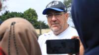 Bukan Maksud Mengkritik, Robert Alberts Beri Solusi Soal Waktu Kick Off