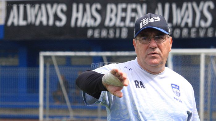 Rencana Persib untuk TC di Luar Negeri Sulit Terwujud, Pelatih Ungkap Penyebabnya