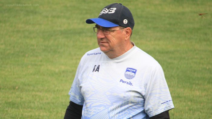 Hadir di Latihan Persib, Eks Pemain Liga Kroasia Dipantau Robert Alberts