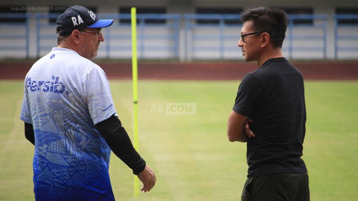 Direktur Persib Sampaikan Kabar Baik Soal Robert Alberts