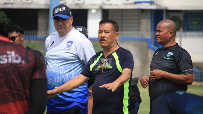 Pantau Langsung Latihan Perdana Persib, Ini Pesan Tegas Umuh Muchtar untuk Pemain