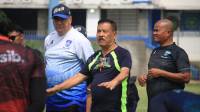 Pantau Langsung Latihan Perdana Persib, Ini Pesan Tegas Umuh Muchtar untuk Pemain