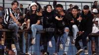 Foto-Foto Bobotoh di Laga Persib vs Bali United