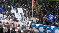 Buntut Peristiwa Maut di GBLA, Ratusan Bobotoh Geruduk Graha Persib, Ini 4 Poin Tuntutannya
