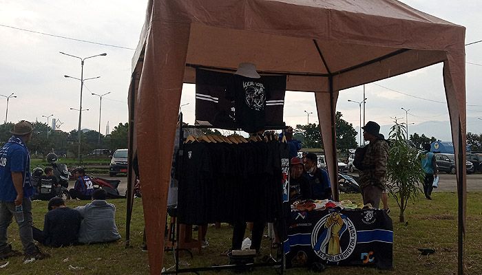Info untuk Bobotoh, Local Loyal Store Hari Ini Hadir di Stadion GBLA