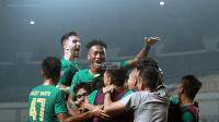 Aji Santoso 'Manfaatkan' Skuad Mewah Persib untuk Uji Mental Pemainnya