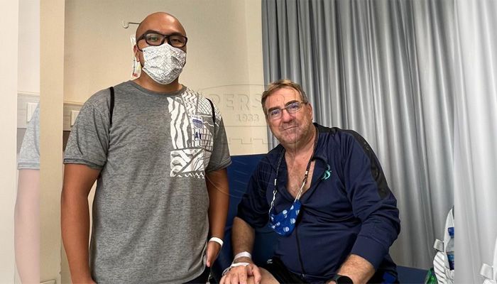 Robert Muncul dengan Tangan Diinfus, Begini Kondisinya