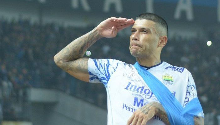 Absennya Dua Pemain Kunci, Robert Singgung Situasi Liverpool di Musim Lalu