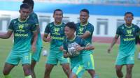 Pesan Robert untuk Pemain Muda dan Rekrutan Baru Jelang Laga Kontra Bhayangkara FC