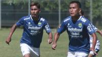 Foto-foto Laga Uji Coba Persib vs Diklat Persib