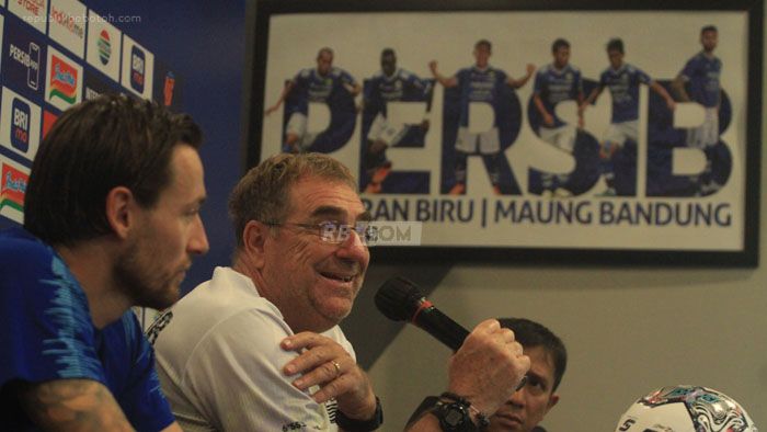 Robert Alberts Buka Suara Usai Mundur dari Kursi Pelatih Persib