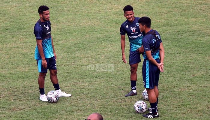 Mengenal Adidas Copa Mundial, Senjata Andalan Rachmat Irianto yang Bersejarah