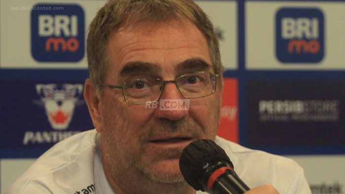 BREAKING NEWS: Robert Alberts Mundur dari Kursi Pelatih Persib