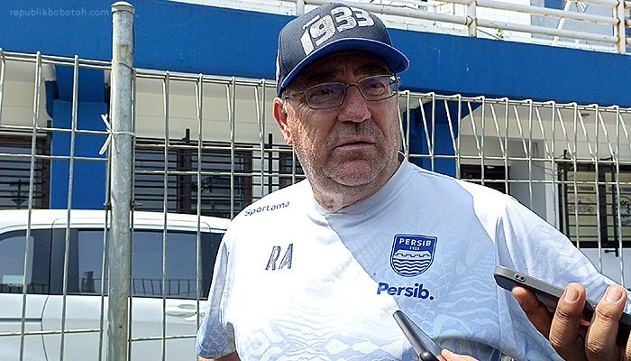Hadapi Borneo FC Disebut Misi Revans Persib, Begini Prediksi Robert Alberts