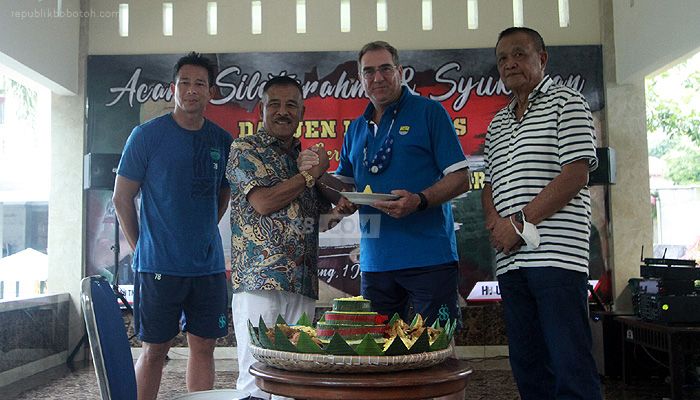 Kata Robert setelah Dapat Wejangan dari Umuh Muchtar