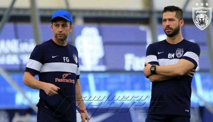 Benjamin Mora Sudah Follow Akun Persib, Kode?