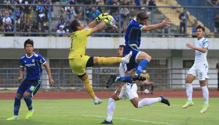 Angkat Persib dari Zona Degradasi, Pelatih Sementara Ini Tetap Membumi