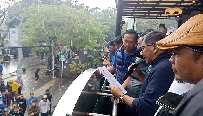 Aksi Damai Bobotoh di Graha Persib Selesai, Massa Sudah Bubarkan Diri