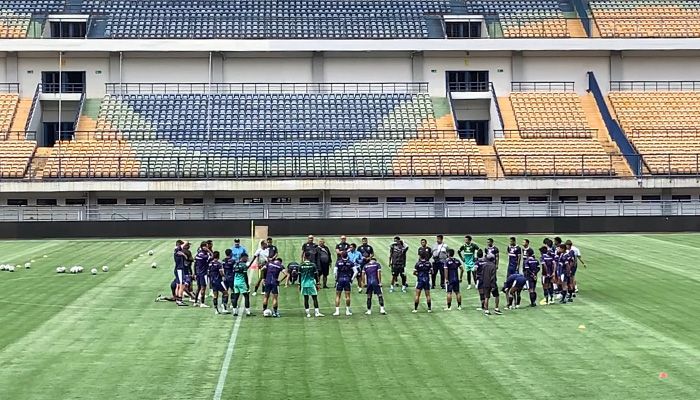 Suasana Latihan Perdana Persib setelah Ditinggalkan Robert Alberts