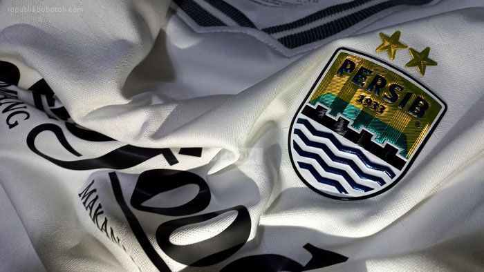TERPOPULER: Bobotoh Unfollow dan Hilang Respek Pada Vizcarra Hingga Pertanyaan Kapten Madura United Pada Pemain Persib Soal Bobotoh