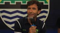 Misi Luis Milla Melatih Persib Bukan Hanya Sekedar Tiga Poin