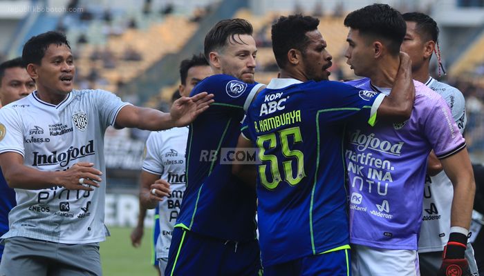 Reaksi Bobotoh setelah Persib Dipermalukan 10 Pemain Bali United