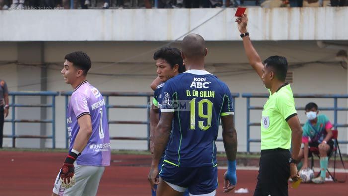 Komentar Pelatih Bali United Soal Cekcok Nadeo vs Ricky yang Berujung Kartu Merah