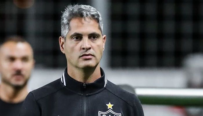 Lagi! Mantan Pelatih Juventus Asal Brasil Gerak Cepat, Dekati Petinggi Persib Bandung