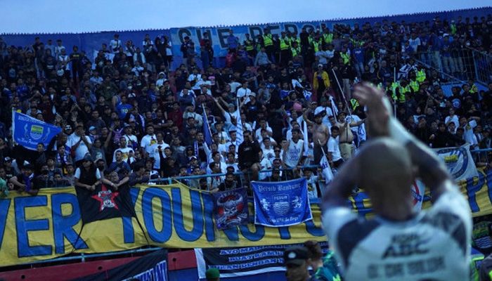 Frontline Boys Ungkap Perlakuan Aremania kepada Bobotoh: Bikin Merinding