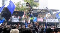 Rayakan Persib Juara Liga 1, Bobotoh Penuhi Graha Persib