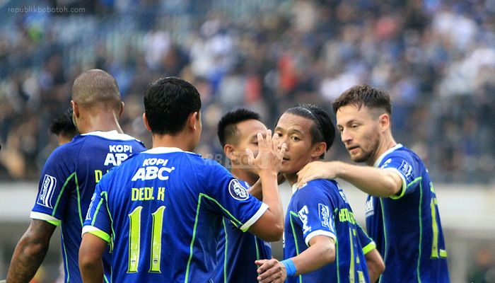 Luis Milla Ungkap Perbedaan Kondisi Persib di Awal Musim dan Sekarang