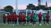 Latihan Timnas Indonesia di Bandung: Dua Pilar Belum FIt, Shin Tae-yong Minta Pemain Saling Mengenal