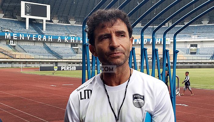 Laga Persik vs Persib Berpotensi Ditunda, Luis Milla Tunggu Kepastian Liga