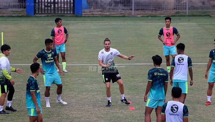 Ini Menu Latihan yang Diberikan Luis Milla kepada Skuad Persib Sore Tadi