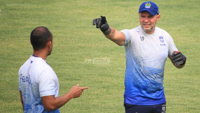 Jelang Hadapi PSS, Luizinho Passos Sampaikan Kabar Baik dari Kiper Persib