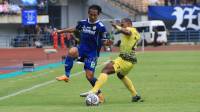 Luis Milla Komentari Penampilan Persib yang Jomplang Kala Kontra Barito: Kami Bermain Dalam Dua Wajah