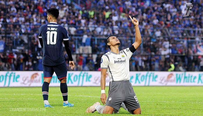 Rachmat Irianto Bicara Dampak Kemenangan Persib Atas Arema