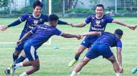 Jelang Kontra Arema, Bobotoh Mulai Tagih Dua Asisten Pelatih Spanyol