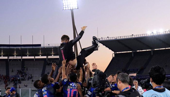 Eks Striker Persib Angkat Trofi Juara Copa Sudamericana