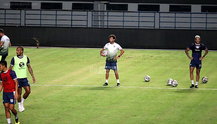 Curhat Luis Milla di Tengah Belum Jelasnya Kelanjutan Liga 1