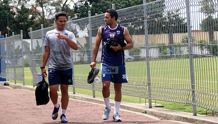 Dokter Persib Buka-bukaan Kondisi Ezra Walian Sekarang